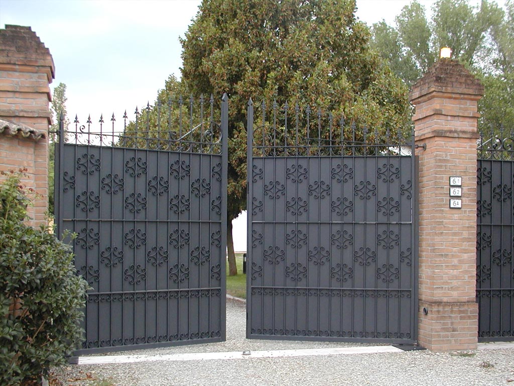 Cancelli in ferro battuto per ogni abitazione - Bulla SRL